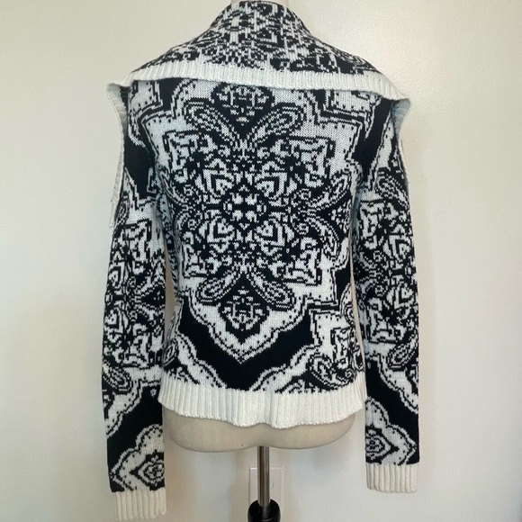 Charlotte Russe Black & White Knit Cardigan Sweater - Picture 3 of 5